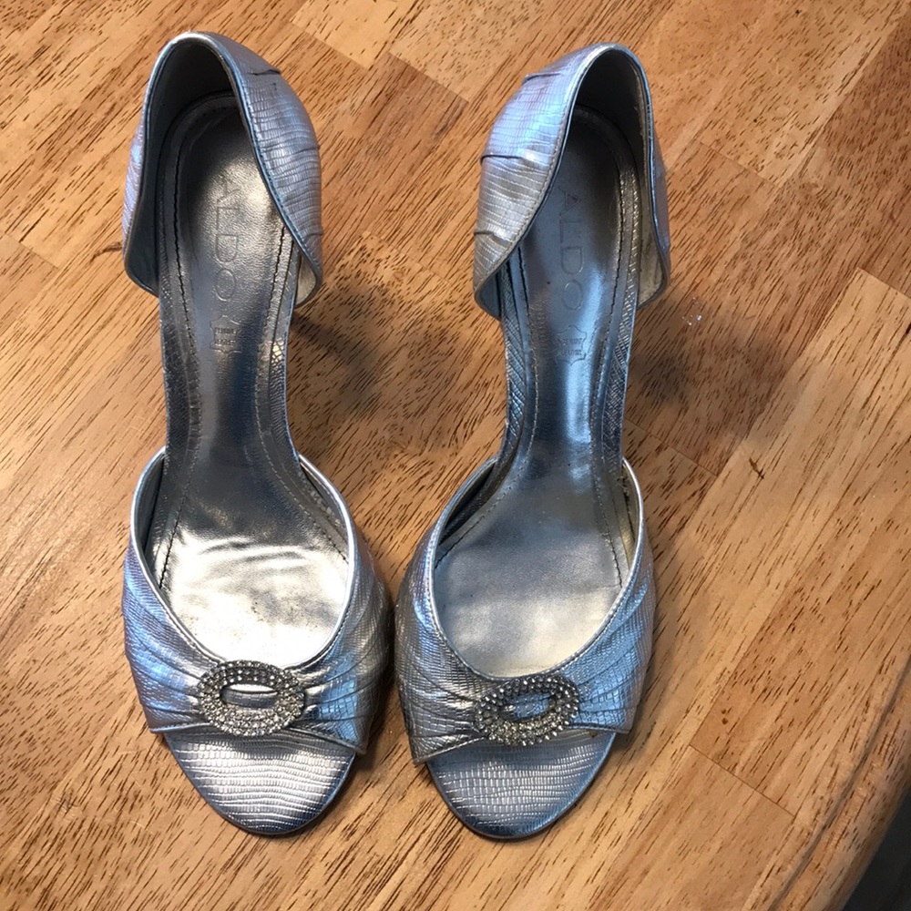 Shoes - Picture 2 of 3
